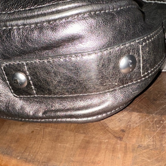 Vintage Coach Zoe shoulder or crossbody bag
Gray/Silver Leather - Picture 4 of 13